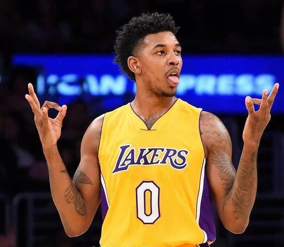 背或排名后 背或排名后